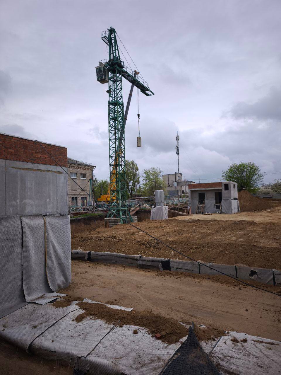 Підйом вантажу на майданчику